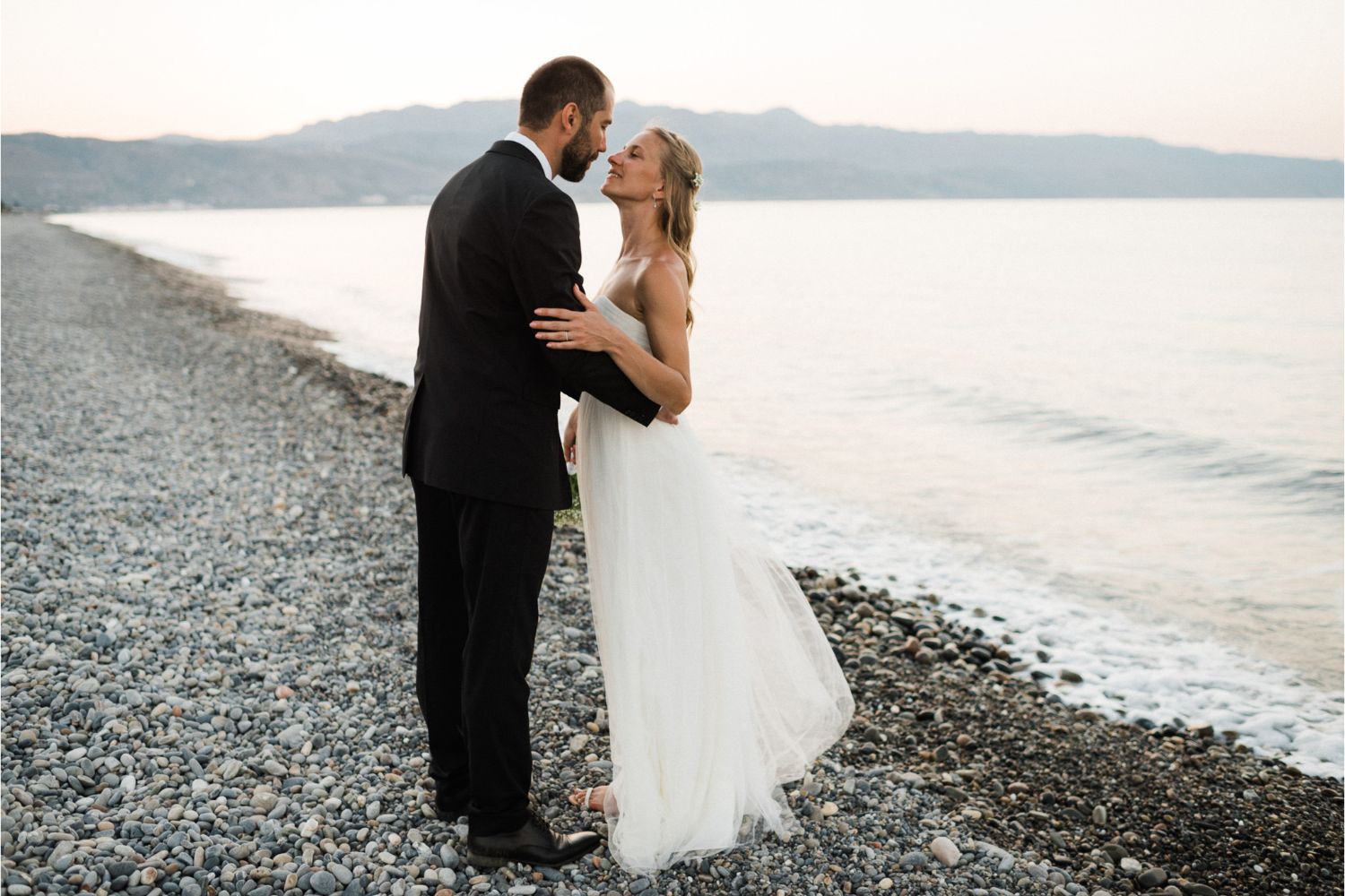 newlyweds private photshoot at sunset