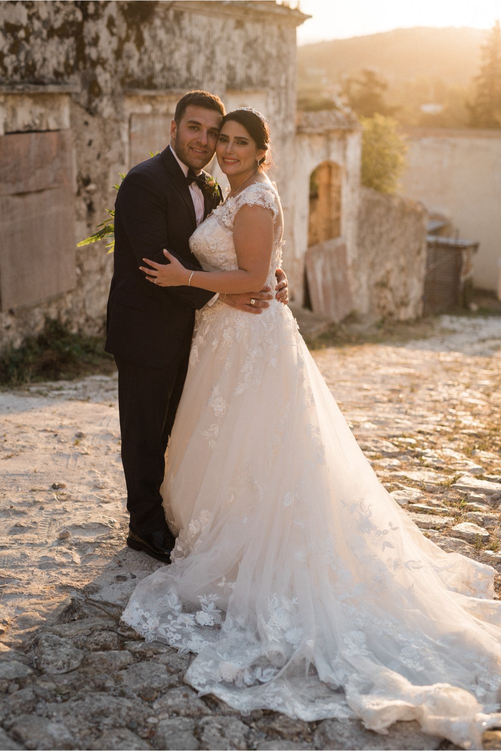 newlyweds photoshoot at rustic villa wedding in Crete