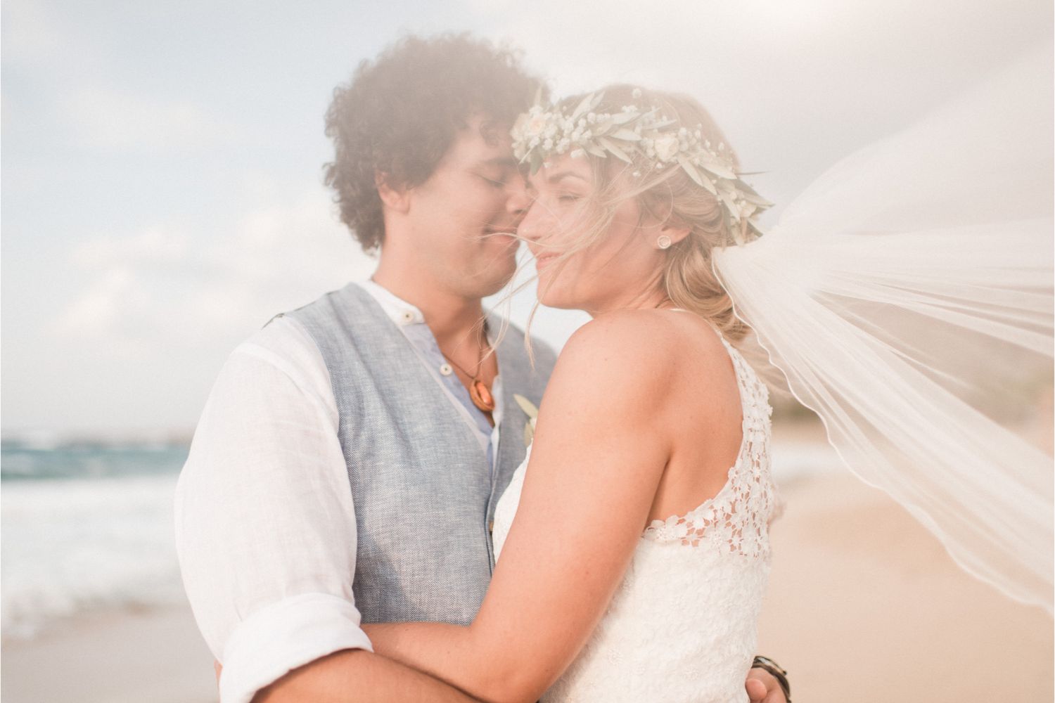 newlyweds photoshoot on the beach